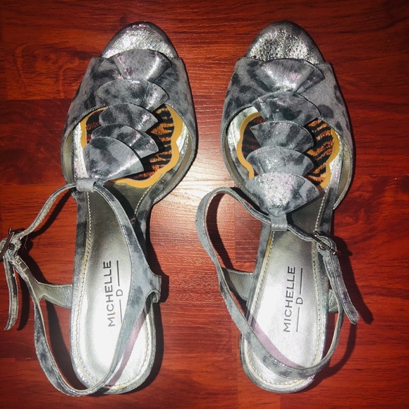 Michelle D Ruffle Heels - Picture 4 of 4